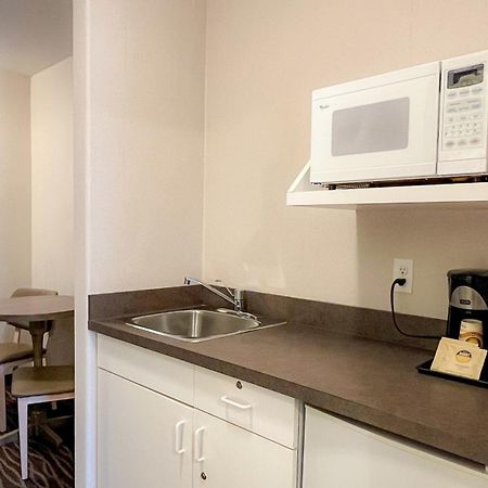 Motel Super 8 By Wyndham Revelstoke Bc Extérieur photo