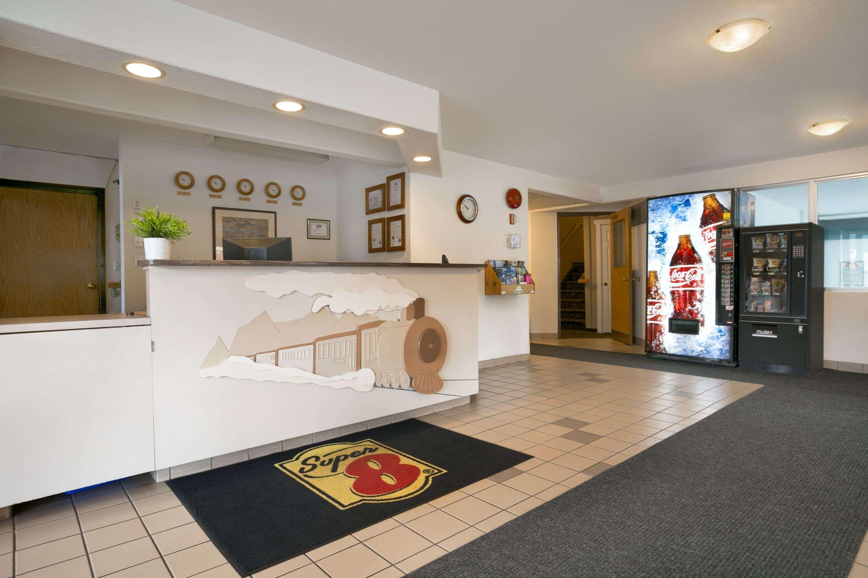 Motel Super 8 By Wyndham Revelstoke Bc Extérieur photo