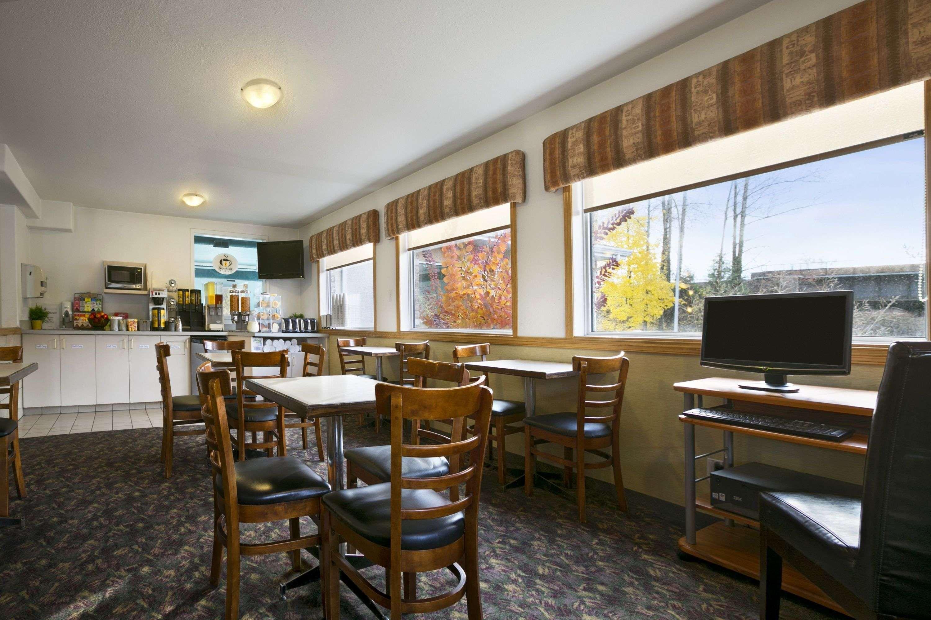 Motel Super 8 By Wyndham Revelstoke Bc Extérieur photo